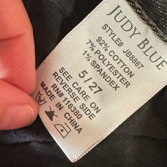 Judy Blue Destroyed Bleach Splatter Boyfriend Fit Black Jean Size 5 / 27 Womens - Picture 7 of 9